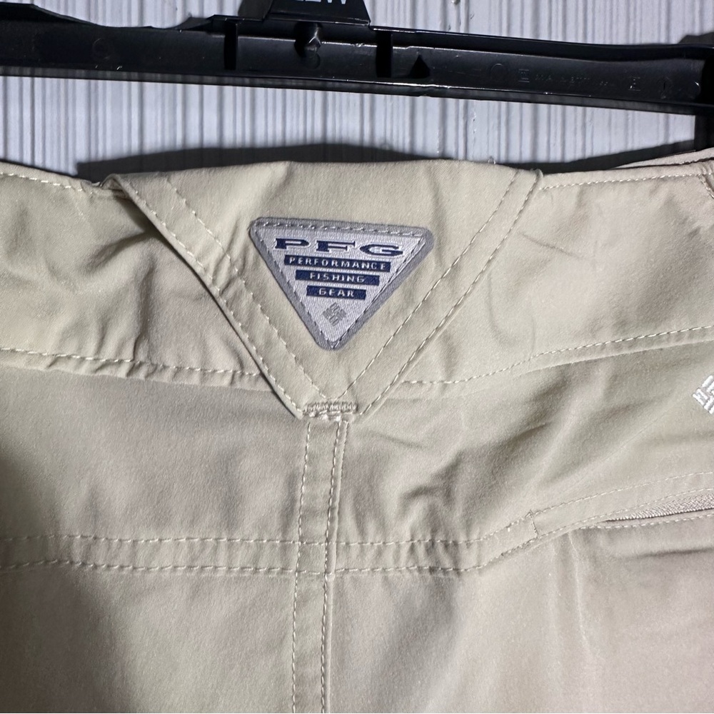Columbia NWT Coral Point III 7” inseam tan shorts women’s 10 SPF 50 Omni Shade - Picture 7 of 13